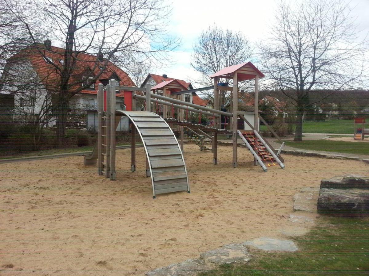 Lichtdurchflutetes Zimmer - Mainwiesen Waldbuttelbrunn Exterior foto
